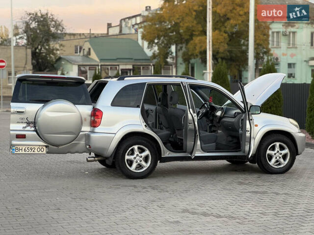 Серый Тойота РАВ 4, объемом двигателя 2 л и пробегом 180 тыс. км за 7000 $, фото 34 на Automoto.ua