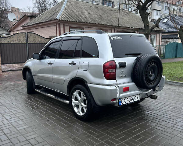 Серый Тойота РАВ 4, объемом двигателя 2 л и пробегом 250 тыс. км за 6200 $, фото 2 на Automoto.ua