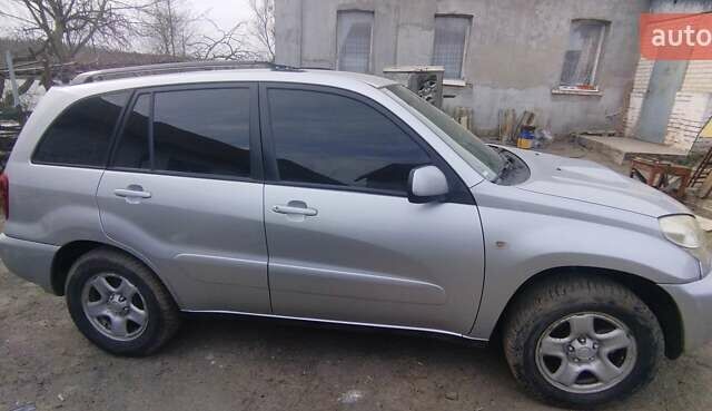 Серый Тойота РАВ 4, объемом двигателя 2 л и пробегом 237 тыс. км за 6500 $, фото 5 на Automoto.ua