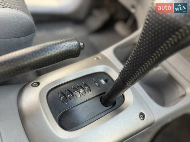 Серый Тойота РАВ 4, объемом двигателя 2 л и пробегом 180 тыс. км за 7000 $, фото 39 на Automoto.ua