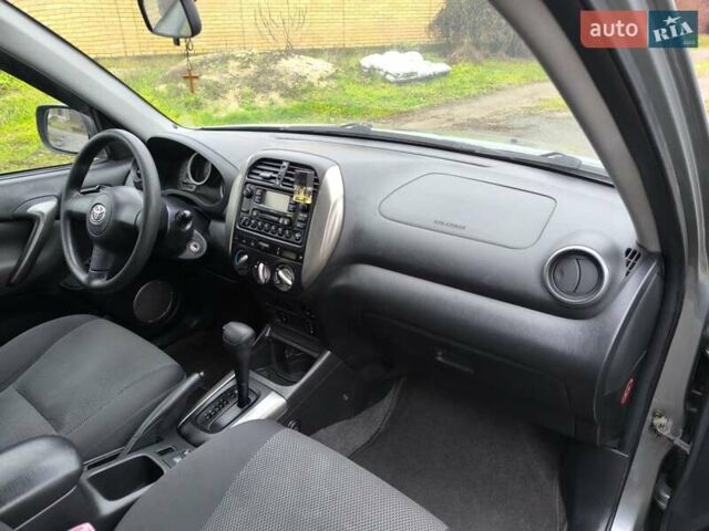 Серый Тойота РАВ 4, объемом двигателя 2 л и пробегом 130 тыс. км за 6800 $, фото 25 на Automoto.ua