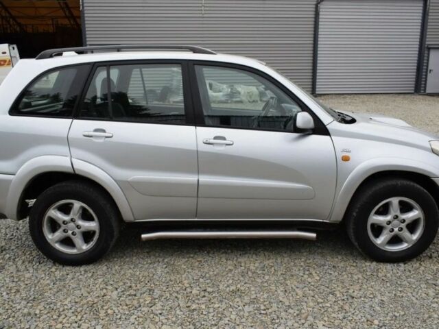 Сірий Тойота РАВ 4, об'ємом двигуна 2 л та пробігом 250 тис. км за 2001 $, фото 5 на Automoto.ua