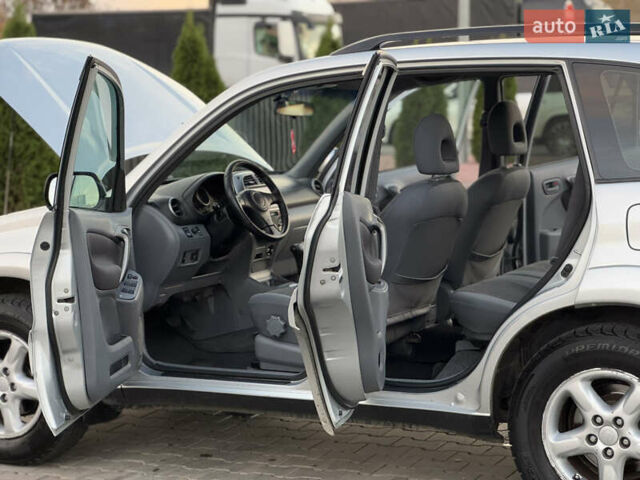 Серый Тойота РАВ 4, объемом двигателя 2 л и пробегом 180 тыс. км за 7000 $, фото 26 на Automoto.ua