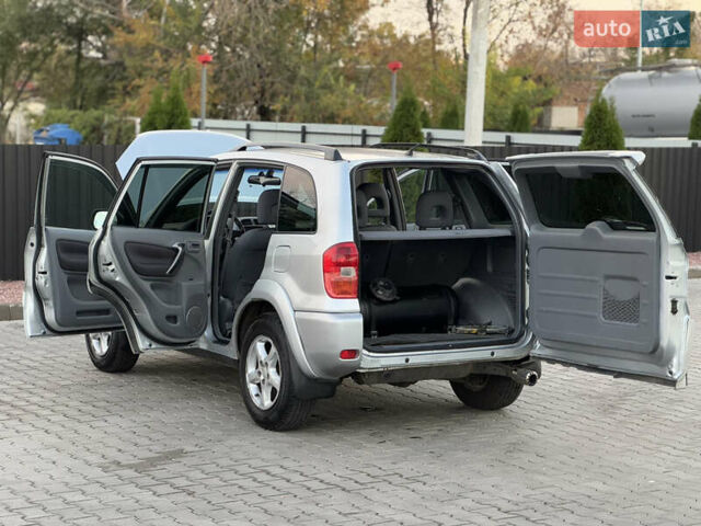 Серый Тойота РАВ 4, объемом двигателя 2 л и пробегом 180 тыс. км за 7000 $, фото 23 на Automoto.ua