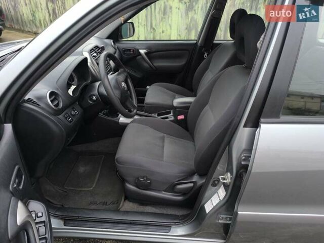 Серый Тойота РАВ 4, объемом двигателя 2 л и пробегом 130 тыс. км за 6800 $, фото 34 на Automoto.ua