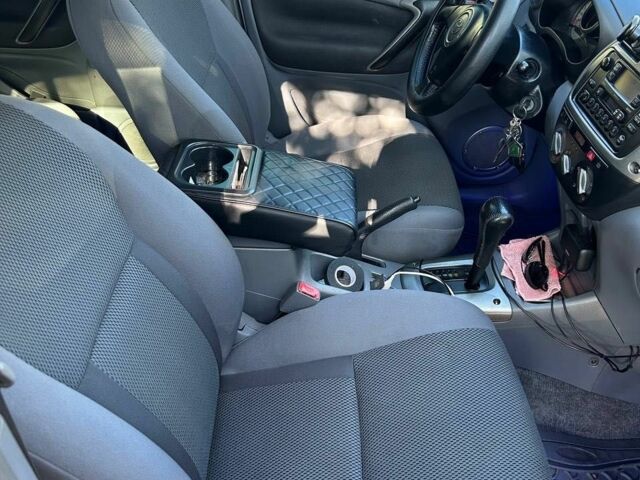 Серый Тойота РАВ 4, объемом двигателя 2 л и пробегом 198 тыс. км за 7000 $, фото 12 на Automoto.ua