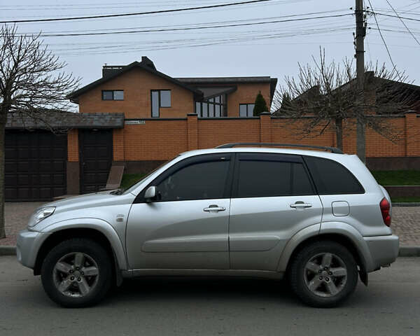 Серый Тойота РАВ 4, объемом двигателя 2 л и пробегом 300 тыс. км за 7000 $, фото 3 на Automoto.ua