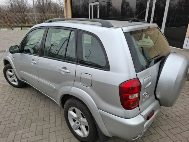 Серый Тойота РАВ 4, объемом двигателя 2 л и пробегом 100 тыс. км за 9500 $, фото 4 на Automoto.ua