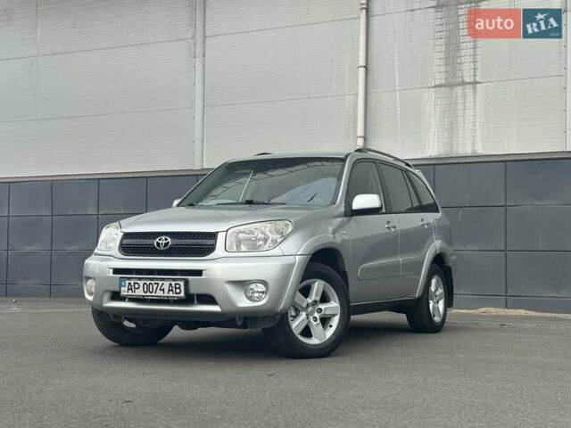 Серый Тойота РАВ 4, объемом двигателя 2 л и пробегом 187 тыс. км за 7700 $, фото 4 на Automoto.ua