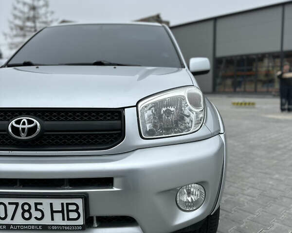 Серый Тойота РАВ 4, объемом двигателя 2 л и пробегом 286 тыс. км за 6200 $, фото 15 на Automoto.ua