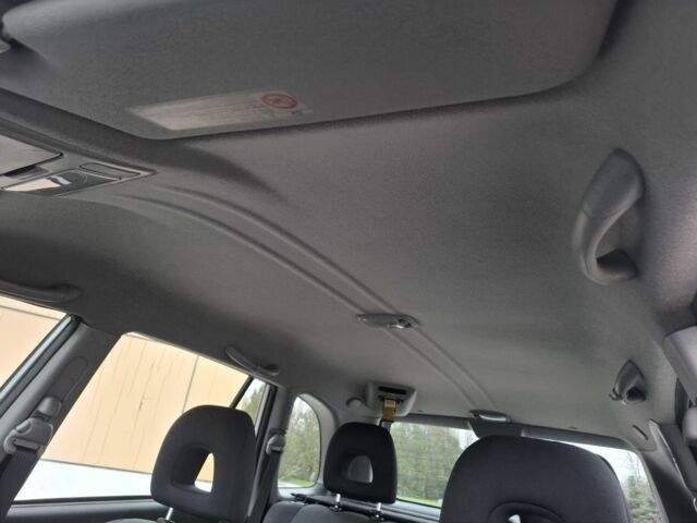 Серый Тойота РАВ 4, объемом двигателя 2 л и пробегом 100 тыс. км за 9500 $, фото 7 на Automoto.ua