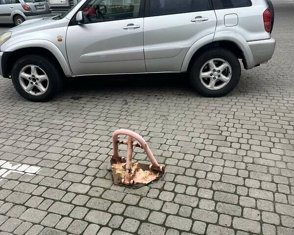Сірий Тойота РАВ 4, об'ємом двигуна 0 л та пробігом 400 тис. км за 2900 $, фото 1 на Automoto.ua