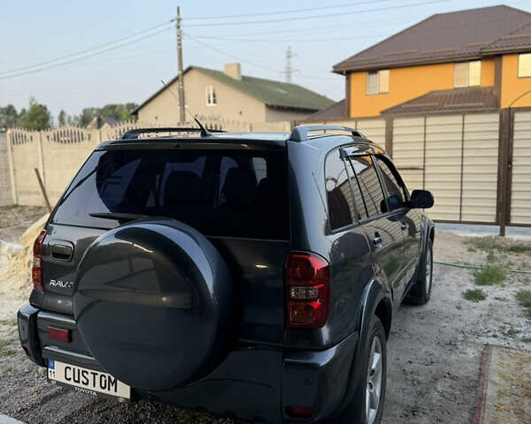 Серый Тойота РАВ 4, объемом двигателя 2 л и пробегом 283 тыс. км за 7700 $, фото 5 на Automoto.ua