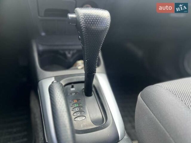 Серый Тойота РАВ 4, объемом двигателя 2 л и пробегом 173 тыс. км за 7900 $, фото 15 на Automoto.ua