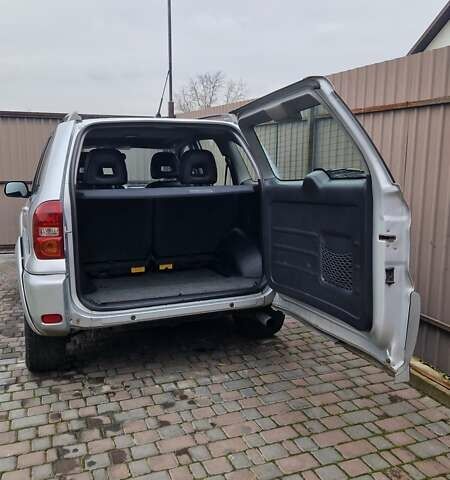 Серый Тойота РАВ 4, объемом двигателя 2 л и пробегом 265 тыс. км за 6000 $, фото 8 на Automoto.ua