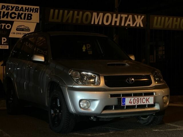 Сірий Тойота РАВ 4, об'ємом двигуна 2.2 л та пробігом 206 тис. км за 4800 $, фото 4 на Automoto.ua
