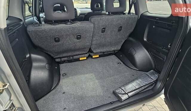 Серый Тойота РАВ 4, объемом двигателя 2 л и пробегом 160 тыс. км за 9000 $, фото 7 на Automoto.ua