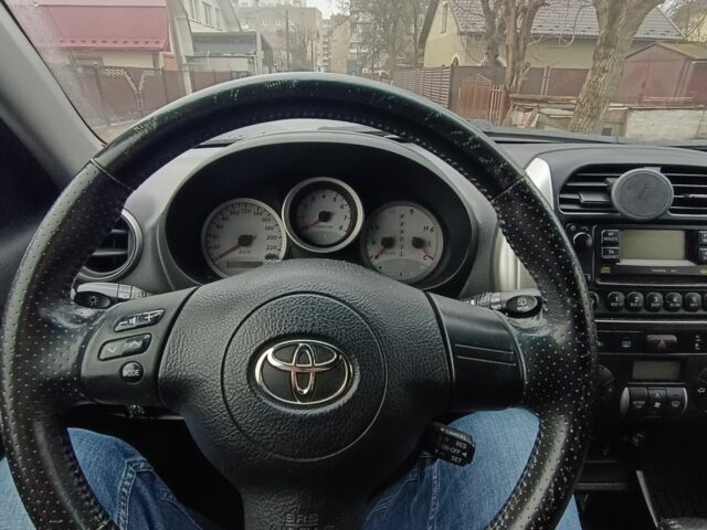 Серый Тойота РАВ 4, объемом двигателя 2 л и пробегом 209 тыс. км за 6700 $, фото 3 на Automoto.ua