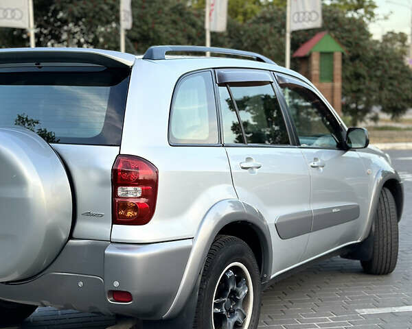 Серый Тойота РАВ 4, объемом двигателя 2 л и пробегом 180 тыс. км за 7900 $, фото 6 на Automoto.ua