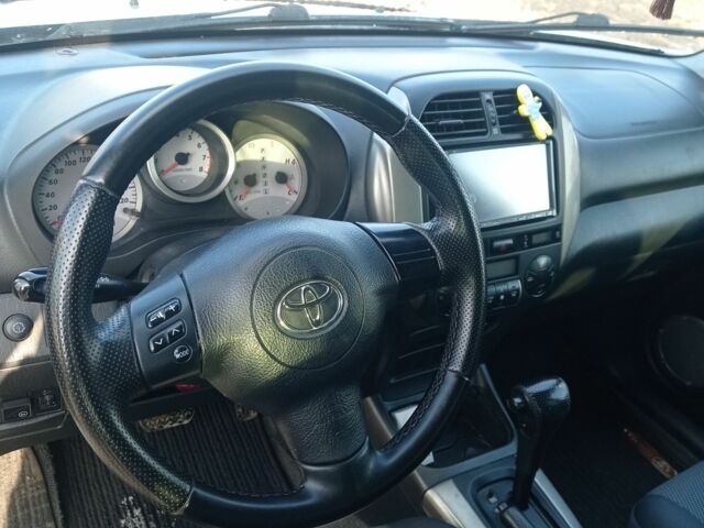 Серый Тойота РАВ 4, объемом двигателя 2 л и пробегом 266 тыс. км за 6900 $, фото 5 на Automoto.ua