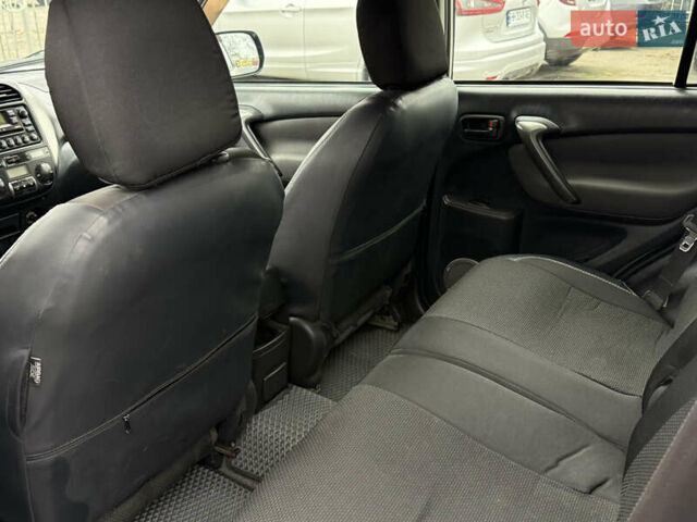 Сірий Тойота РАВ 4, об'ємом двигуна 2 л та пробігом 210 тис. км за 6999 $, фото 21 на Automoto.ua