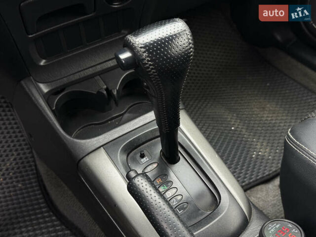 Сірий Тойота РАВ 4, об'ємом двигуна 2 л та пробігом 210 тис. км за 6999 $, фото 19 на Automoto.ua