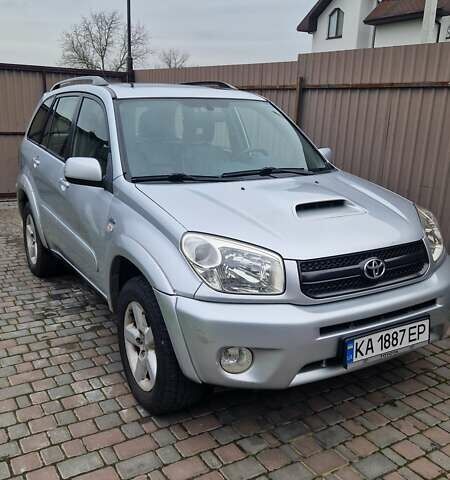 Серый Тойота РАВ 4, объемом двигателя 2 л и пробегом 265 тыс. км за 6000 $, фото 2 на Automoto.ua