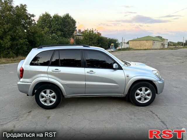 Серый Тойота РАВ 4, объемом двигателя 2 л и пробегом 270 тыс. км за 6300 $, фото 4 на Automoto.ua