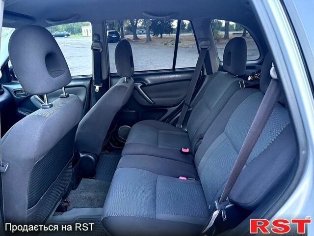 Серый Тойота РАВ 4, объемом двигателя 2 л и пробегом 270 тыс. км за 6300 $, фото 9 на Automoto.ua