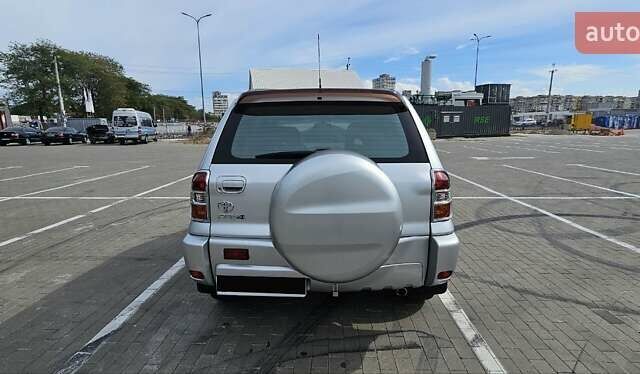 Серый Тойота РАВ 4, объемом двигателя 2 л и пробегом 160 тыс. км за 9000 $, фото 8 на Automoto.ua