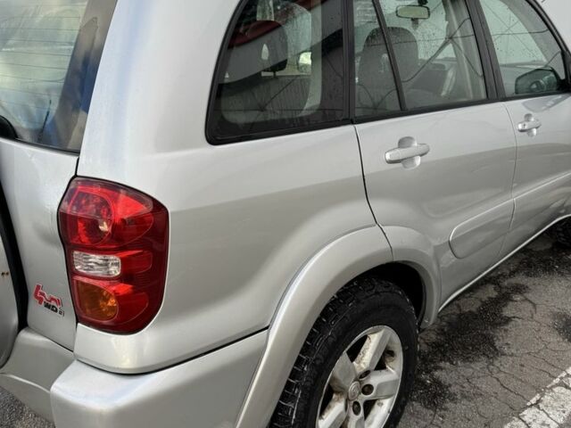 Сірий Тойота РАВ 4, об'ємом двигуна 2 л та пробігом 300 тис. км за 3785 $, фото 2 на Automoto.ua
