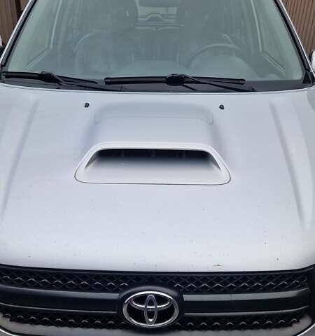 Серый Тойота РАВ 4, объемом двигателя 2 л и пробегом 265 тыс. км за 6000 $, фото 4 на Automoto.ua