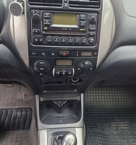 Серый Тойота РАВ 4, объемом двигателя 2 л и пробегом 265 тыс. км за 6000 $, фото 17 на Automoto.ua