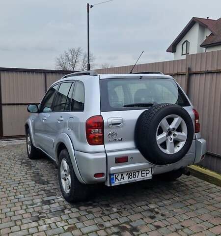 Серый Тойота РАВ 4, объемом двигателя 2 л и пробегом 265 тыс. км за 6000 $, фото 6 на Automoto.ua