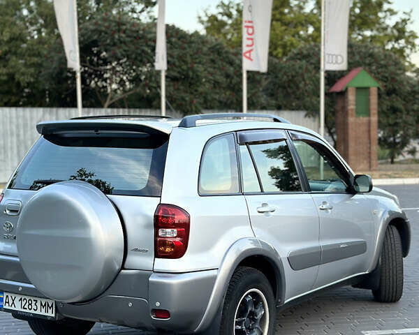 Серый Тойота РАВ 4, объемом двигателя 2 л и пробегом 180 тыс. км за 7900 $, фото 11 на Automoto.ua