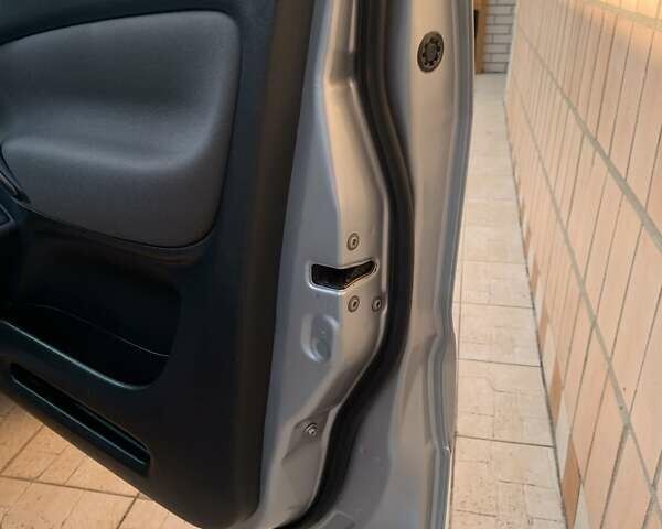 Серый Тойота РАВ 4, объемом двигателя 2 л и пробегом 162 тыс. км за 8750 $, фото 17 на Automoto.ua