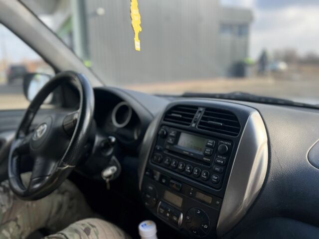 Сірий Тойота РАВ 4, об'ємом двигуна 2.2 л та пробігом 206 тис. км за 4800 $, фото 12 на Automoto.ua