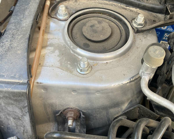 Сірий Тойота РАВ 4, об'ємом двигуна 2 л та пробігом 295 тис. км за 7199 $, фото 24 на Automoto.ua