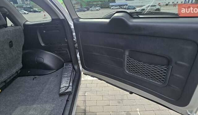 Серый Тойота РАВ 4, объемом двигателя 2 л и пробегом 160 тыс. км за 9000 $, фото 5 на Automoto.ua