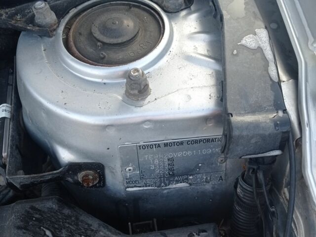 Серый Тойота РАВ 4, объемом двигателя 2 л и пробегом 266 тыс. км за 6900 $, фото 7 на Automoto.ua