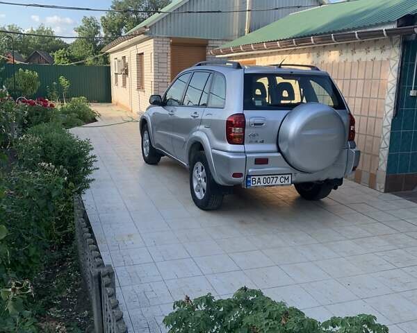 Серый Тойота РАВ 4, объемом двигателя 2 л и пробегом 162 тыс. км за 8750 $, фото 4 на Automoto.ua