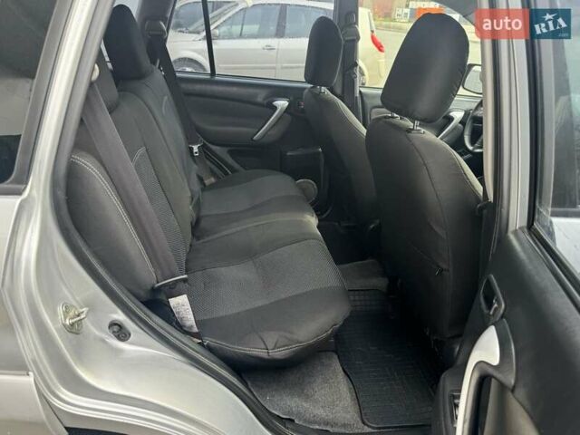 Серый Тойота РАВ 4, объемом двигателя 2 л и пробегом 187 тыс. км за 7700 $, фото 59 на Automoto.ua