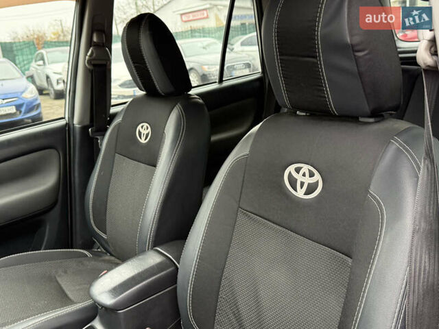 Сірий Тойота РАВ 4, об'ємом двигуна 2 л та пробігом 210 тис. км за 6999 $, фото 11 на Automoto.ua