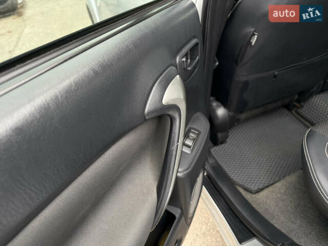 Сірий Тойота РАВ 4, об'ємом двигуна 2 л та пробігом 210 тис. км за 6999 $, фото 22 на Automoto.ua