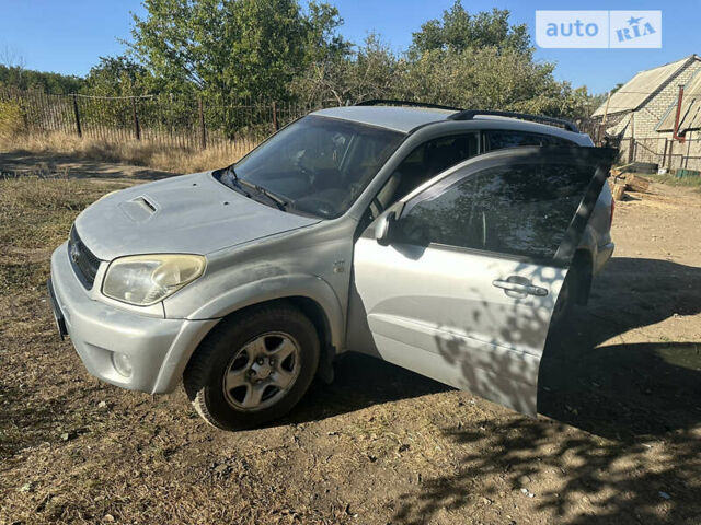 Серый Тойота РАВ 4, объемом двигателя 2 л и пробегом 365 тыс. км за 5500 $, фото 1 на Automoto.ua