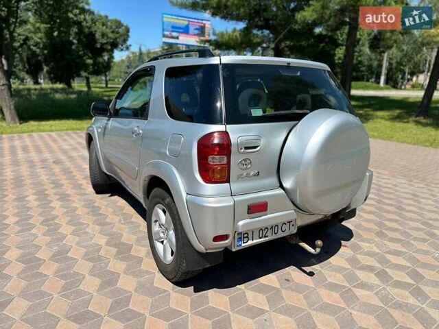 Серый Тойота РАВ 4, объемом двигателя 2 л и пробегом 247 тыс. км за 8399 $, фото 7 на Automoto.ua