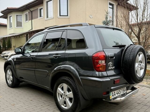 Серый Тойота РАВ 4, объемом двигателя 2 л и пробегом 320 тыс. км за 7700 $, фото 3 на Automoto.ua