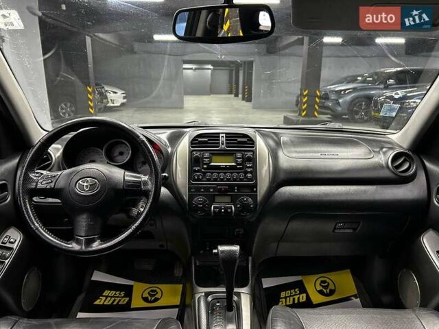 Сірий Тойота РАВ 4, об'ємом двигуна 2 л та пробігом 257 тис. км за 10200 $, фото 14 на Automoto.ua