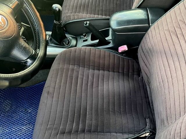 Серый Тойота РАВ 4, объемом двигателя 2 л и пробегом 350 тыс. км за 6500 $, фото 6 на Automoto.ua