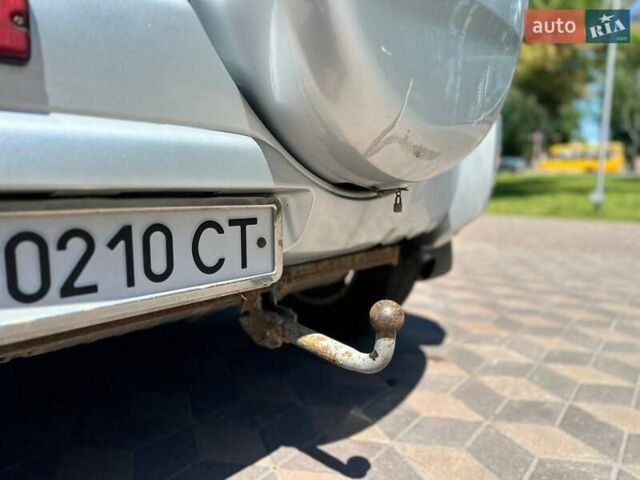 Серый Тойота РАВ 4, объемом двигателя 2 л и пробегом 247 тыс. км за 8399 $, фото 6 на Automoto.ua